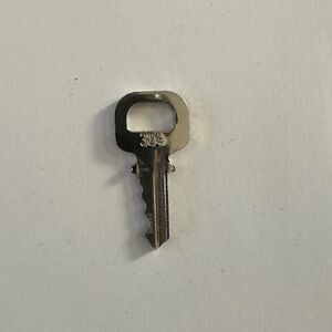 Louis Vuitton Silver #304 Key